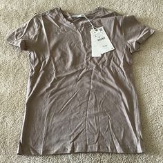 Perfect Brand New Basic Khaki T-shirt For Summer, Neutral Crew Neck T-shirt For Summer, Summer Neutral Crew Neck T-shirt, Neutral Short Sleeve T-shirt For Summer, Neutral Short Sleeve Casual T-shirt, Neutral Short Sleeve Summer T-shirt, Casual Taupe Tops For Spring, Everyday Beige T-shirt For Fall, Casual T-shirt In Neutral Color For Spring