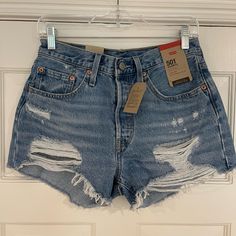 Nwt Levi’s Denim Shorts. High Rise, Button Fly, Distressed Shorts. Super Flattering And Fits True To Size. Hogwarts Clothes, 90s Denim Shorts, Bd Ideas, Levi 501 Shorts, Levis Shorts, Fashion Haul, Reworked Denim, Dump Ideas, Levis Denim Shorts