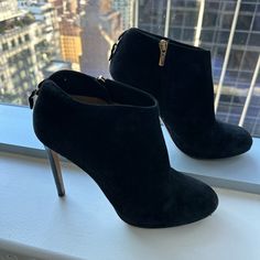 Salvatore Ferragamo Heeled Ankle Booties. Black Suede. Wearing On The Bottom, But The Top Is In Great Shape. 4.5 Inch Heel. Elegant Ankle-high Suede Boots, Elegant Suede-lined Round Toe Boots, Elegant Suede Boots With 4-inch Heel, Elegant Boots With Suede Lining And Round Toe, Evening Heeled Boots With Suede Lining And Round Toe, Elegant Suede Evening Booties, Elegant Ankle Booties With Leather Sole, Elegant Evening Suede Booties, Elegant Closed Toe Formal Booties