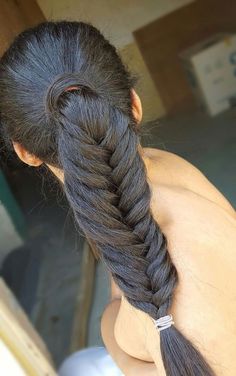 Say goodbye to boring hair with these 25 stunning fishtail braid ideas! Whether you love classic fish tail braids or unique fishtail braids, these hair stylies will inspire your next look. Perfect for everyday glam or special occasions, these braided hairstyle ideas include chic hair upstyles that elevate your style. Try them all and transform your hair game! Ponytail Braided, Braided Braids, Nice Hairstyle, Saree Backless, Hairstyles Ponytail