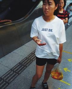 Shanghai Street Fashion, Tumblr T Shirt, Meme Shirts, Streetwear Shirts, Weird Shirts, Y2k Clothing, Aesthetic Shirts, Gen Z, Paris Hilton