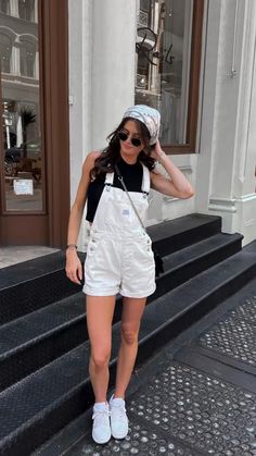 Black Short Overalls Outfit Summer, How To Style Overall Shorts Summer Outfits, Modest Romper Outfit, Cute White Overall Outfits, Trending Summer Fashion, Cream Overalls Outfit Summer, Short White Overalls Outfit, How To Style Short Overalls Summer, Cute Overall Shorts