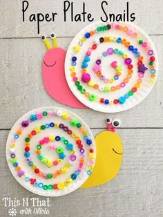 paper plate snails with beads on them and the words, this is an easy craft for