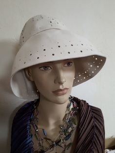 Hat Cream, Vintage Rhinestone Necklace, Pretty Hats, Quality Hats, Vintage Hat, Clear Stone, Rhinestone Necklace, Vintage Rhinestone, Gorgeous Earrings