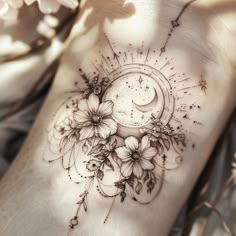 Sun And Moon Body Art Tattoo Stencil Kit Leg Tattoo Inspo Women, Moon Inside Sun Tattoo, Sun And Moon Shoulder Tattoo, Art Tattoo Stencil, Sun And Moon Tattoos, Tattoo Sonne, Moon Tattoos, Single Needle Tattoo, Moon Tattoo Designs