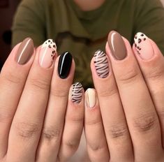 Short Nail Designs Animal Print, Brown Cheetah Nails, Giraffe Nails, Safari Nails, Zebra Nail Art, Almond Acrylic Nails Designs, Ny Nails