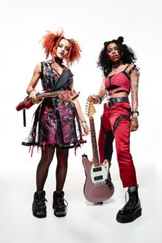 Rock Band Pose Reference, Black Punks 80s, Afro Punk Photoshoot, Goth Punk Photoshoot, Punk Poses, Afro Punk Outfits, Afrofuturism Fashion Afro Punk, Afro Goth, Afro Punk Fashion