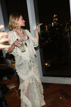 Mary-Kate and Ashley Olsen Dance the Night Away at Katy Perry's Met Gala Afterparty Estilo Hippie, Ashley Olsen, Mary Kate, Mode Inspo, Mode Vintage, Looks Style, Mode Inspiration, Katy Perry