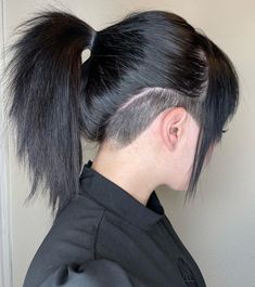 Hidden Undercut, Undercuts For Women, Undercut Hairstyles Women, Undercut Styles, Shaved Undercut, Hair To One Side, Short Hair Undercut