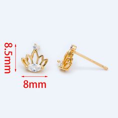 ★ Made of 18K gold plated brass, cubic zirconia paved, color not easily tarnish, lead nickel free ★ Size: crown 8x8.5mm approx. (see Pic 2) Quantity: 10pcs=5 pairs Color: gold Material: 18K gold plated brass, cubic zirconia ❤ More gold plated brass items here: ❤ https://www.etsy.com/shop/Nbeads?search_query=GB ❤ More metal findings(brass, silver, alloy etc.) here: ❤ https://www.etsy.com/shop/Nbeads?section_id=6656259 Gold Cubic Zirconia Flower Earrings As Gift, Gold Cubic Zirconia Flower Earrings For Gift, Gold Cubic Zirconia Flower Earrings, Gold Crown Design Earrings For Gift, Dainty Gold-plated Flower-shaped Earrings, Dainty Flower-shaped Cubic Zirconia Earrings, Gold Crystal Flower-shaped Earrings For Gift, Gold Flower-shaped Cubic Zirconia Earrings, Crown Earrings