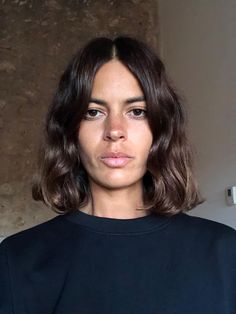 Italian Bob Haircut, Italian Bob, Daily Hair Routine, Kort Bob, Natural Wavy Hair, Air Dry Hair, Peinados Fáciles Para Cabello Corto, Bob Haircut, Cut My Hair