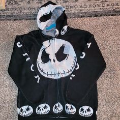 Jack Nightmare Before Christmas Hoodie Large Zipper Closure Outstanding Fun Playful Jacket New Excellent Condition And Price Black Christmas Sweatshirt For Streetwear, Casual Black Christmas Hoodie, Spooky Long Sleeve Sweatshirt For Winter, Casual White Outerwear For Halloween, Black Hooded Christmas Hoodie, White Long Sleeve Outerwear For Halloween, White Cotton Halloween Outerwear, White Cotton Outerwear For Halloween, Spooky Hooded Sweatshirt For Winter