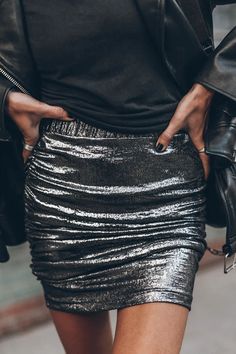 Trendy Stretch Skirt For Party, Glamorous Stretch Mini Skirt, Glamorous Stretch Skirt, Trendy Sequin Skirt For Party Season, Winter Sequin Skirt For Night Out, Glamorous Winter Skirt, Glamorous Stretch Mini Bottoms, Glamorous Stretch Mini Length Bottoms, Glamorous Mini Stretch Bottoms