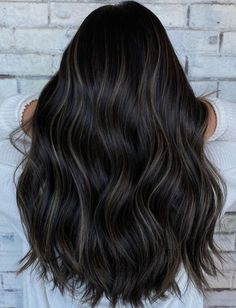 Dark Brown Hair With Highlights, Highlights Ideas, Black Hair Balayage, Dark Brunette Hair, Hair With Highlights, Brown Hair Inspo, Hair Adviser, Brunette Hair With Highlights, Black Hair With Highlights