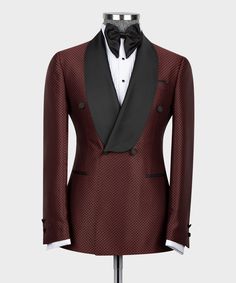 Burgundy Prom Dress Lace, Mens Tuxedo, Prom Men, Prom Suits For Men, Black Outfit Men, Italian Designers, Classic Tuxedo, Suits Prom, Burgundy Jacket