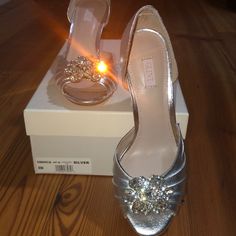 Elegance. Never Worn Silver Pearl Shoes, Glass Heel Shoes, High Heels Prom, Silver Open Toe Heels, Royal Blue Quince, Pretty High Heels, Vintage Pumps, Heels Aesthetic, Dr Shoes