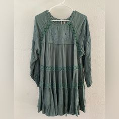 Brand New Never Worn Free People Dress. Lovely Weight And Cotton Lace Detail. Detachable Slip Snaps Into Dress At Shoulders. Green Lace Trim Dress For Fall, Casual Green Mini Dress With Lace Trim, Green Lace Trim Dress For Brunch, Casual Green Dress With Lace Trim, Green Flowy Boho Dress For Brunch, Green Dress With Lace Trim For Day Out, Bohemian Mini Dress, Sparkle Mini Dress, Free People Mini Dress