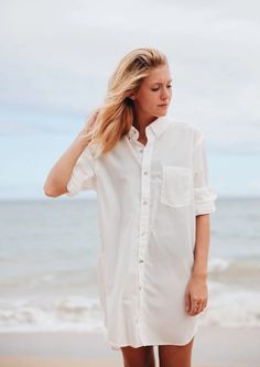 Blouse Outfit Casual, White Tunic, Womens Bathing Suits, Beachwear For Women, Blouse Outfit, Vacation Beach, Swimwear Cover, Casual Skirt, Beach Shirts