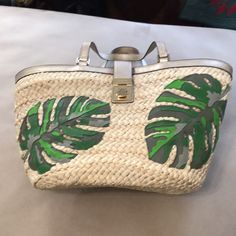 Michael Kors Cecilia Straw & Leather Palm Leaves Large Purse Handbag/Beach Bag Height 11 1/2” Width 15” Depth 7” Perfect Condition. Green Shoulder Bag With Detachable Handle For Beach, Green Beach Bag With Detachable Handle, Michael Kors Casual Tote Bag, Green Bags With Detachable Strap For Vacation, Green Bag With Detachable Strap For Vacation, Green Vacation Bag With Detachable Strap, Summer Beach Bag With Detachable Handle For Travel, Tropical Style Shopping Bags For Summer, Summer Beach Bag With Detachable Handle For Vacation