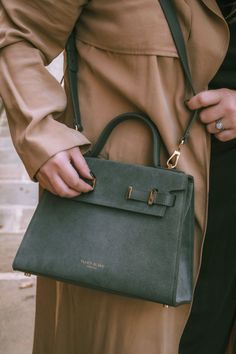 Quiet Luxury Handbags: 5 Brands to Buy Now and Love Forever — No Time For Style Teddy Blake Handbags, Fashion Over 40 Summer, Old Money Wardrobe, Quiet Luxury Fashion, Moda Over 40, Business Dress Code