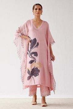 Shop for Devnaagri Pink Hand Painted Chanderi Kaftan And Palazzo Set for Women Online at Aza Fashions Kaftan Suit Design, Hand Painted Kurti Designs, Kaftan Suit, Boho Kaftans, Pink Kaftan, V Neck Kaftan, Lotus Drawing, Kaftan Set, Kaftan Tops