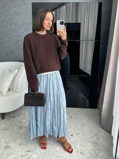 Blue Grey Outfit, Minimalism Clothes, Street Style Outfits Casual, Grey Outfit, Autumn Dress, Spring Fashion Trends, Fashion Mistakes, Mode Inspo, 가을 패션