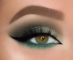 Make Up Designs, Alat Makeup, Gold Eye Makeup, Makeup Tutorial Eyeshadow, Makeup Brush Storage, Green Makeup, Colorful Eye Makeup