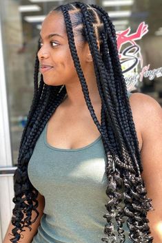 Coi Leray braids are a protective hairstyle that consists of knotless jumbo braids curly on the ends. Explore the style in depth with the help of our guide.#Coi_Leray_Braids #Coi_Leray #Short_Box_Braids_Hairstyles #Short_Box_Braids Coi Leray Braids, Coi Leray, Short Box Braids Hairstyles, Short Box Braids, Big Box Braids Hairstyles, Beautiful Braided Hair, African Hair Braiding Styles