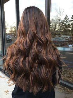 Brown Hair Inspo, Brunette Balayage, Brunette Hair With Highlights, Caramel Hair, Hair Stylies, Brown Blonde Hair, Hair Inspiration Color