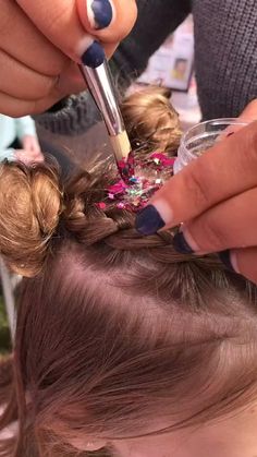 Gorgeous glitter hairstyle ideas | Hairstyle tutorial ideas | Easy hairstyle ideas Braided Space Buns, Silver Hair Highlights, Space Buns, Prom Hairstyles For Short Hair, Box Braid, Festival Hair, Pink And Silver, Crazy Hair Days