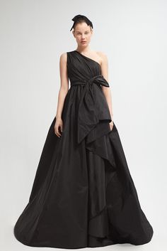 Asymmetric bodice taffeta ballgwown - HerTrove Gown With Cape, Black Fr, Black Dresses Classy, Midi Dress Style, One Shoulder Gown, Asymmetric Neckline, Long Midi Dress, Tulle Gown, Satin Gown