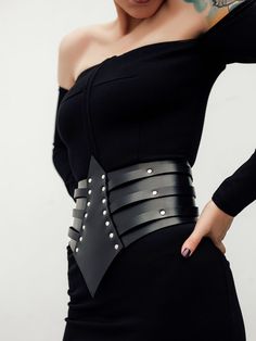 Buy Venice Belt in online store Bleak&Sleek, USA ❤️ High quality of Leather corset belts ❗ Handmade 🚚 Fast delivery ⚡ Good price ⚡ Order now. Corset Belts, Belt For Dress, Leather Corset Belt, Wide Leather Belt, Corset Belt, Leather Corset, Don't Settle, Inspired Outfits, Rave Outfits