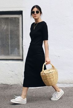 Mode Over 50, Minimal Stil, Minimalist Fashion Summer, Minimalist Moda, Simple Summer Outfits, Outfit Chic, Outfits Casual