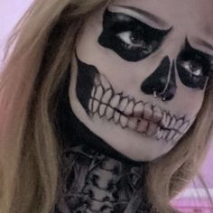 Goth Eye Makeup, Cute Halloween Makeup, Skeleton Makeup, Halloween Makeup Pretty, Amazing Halloween Makeup, Pretty Halloween