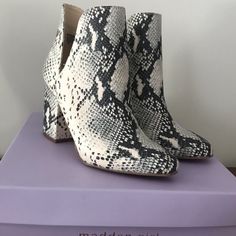 These Madden Girl Heels Have A Snakeskin Pattern And Slight Texture With A Black And White Color Scheme. 3.5" Heel. Never Been Worn And Will Come In The Original Box Spring Snake Print Pointed Toe Heels, Spring Snake Print Round Toe Heels, Y2k Heels, Madden Girl Heels, Vintage Chanel Handbags, Snakeskin Pattern, Madden Girl Shoes, Black And White Color, White Halter Maxi Dress