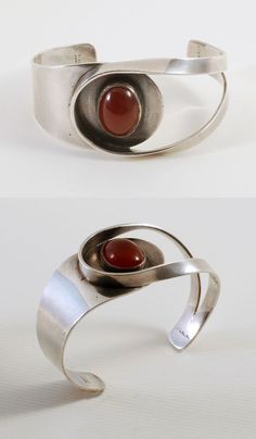 Juicer Recipes, Sterling Silver Jewelry Rings, Jewelry Design Inspiration, Modernist Jewelry, Stone Texture, Sterling Silver Bangles, Artistic Jewelry, Silver Bangles, Modern Jewelry