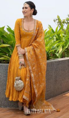 Punit Balana, Yellow Anarkali, डिजाइनर कपड़े, Indian Outfits Lehenga, Pearl Work, Karisma Kapoor, Anarkali Dress Pattern, Gaun Fashion