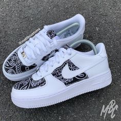 White Nike Air Force 1 with custom Bandana. *Add bandana colour choice to order notes at checkout* Materials are cut, glued and sewn to the shoe. This process creates maximum durability so it does not come off even after extensive wear. *In no way affiliated with the brands used* Bandana Air Force Ones, Black Af1, White Af1, Custom Bandana, White Nike Air Force 1, White Nike Air Force, Custom Jordans, White Air Force 1, Custom Af1