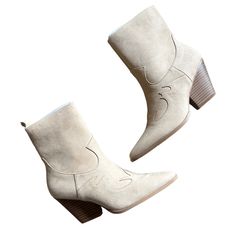 Featuring A Pointed Toe With A 3” Stacked Heel In A Gorgeous Neutral Color Easy To Dress Up Or Down. *All Reasonable Offers Accepted!! Western Cowgirls, Western Cowgirl, Neutral Color, Stacked Heel, Neutral Colors, Bootie, Bootie Boots, Ankle Boots, Dress Up