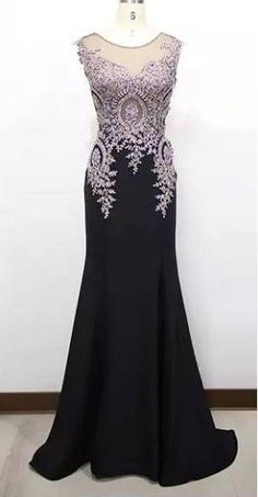 The contract of the beaded embroidery and the black fabric on this elegant evening gown makes the design pop. Elegant Evening Gown, Black Evening Gown, Formal Ball Gown, Designer Evening Gowns, Evening Gowns Elegant, Pageant Gowns, Ball Gowns Evening, Fashion Website, Dress Design