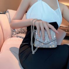 Brand Name: JIOMAYHandbags Type: Messenger BagsMain Material: PULining Material: Synthetic LeatherShape: FLAPPlace Of Origin: GUANG DONG ProvincePlace Of Origin: GUANG DONG ProvinceOrigin: CN(Origin)CN: GuangdongHardness: HARDPattern Type: GeometricInterior: No PocketDecoration: ChainsDecoration: DiamondsExterior: NONEOccasion: VersatileClosure Type: COVERGender: WOMENStyle: FashionModel Number: ZSDJB-331Number of Handles/Straps: Single Pinterest Pretty, Rhinestone Bag, Rhinestone Clutch, Lipstick Bag, Luxury Designer Handbags, Womens Fashion Inspiration, Bag Luxury, 2019 Fashion, Handbag Shoes