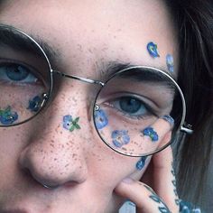 Colin Creevey, Blue Drawings, Makeup Tip, Photography Book, Makeup Tricks, Aesthetic Boy, Creative Makeup, Artistry Makeup, Cute Makeup