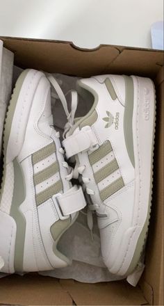 Adidas Forum, Adidas Shoes Women, Swag Shoes, Pretty Shoes, Dream Shoes