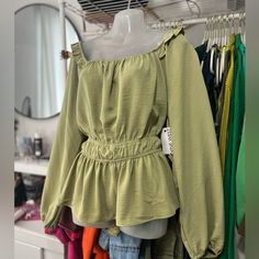 Nine West Square Neck Peplum Blouse Pastel Green Xx-Large. Nwt Can Be Worn Off Shoulders Also. Chic Green Off-shoulder Blouse, Green Off-shoulder Blouse, Casual Fall Peplum Top For Brunch, Green Casual Peplum Top For Spring, Casual Green Peplum Top For Spring, Off-shoulder Solid Color Blouse For Brunch, Casual Long Sleeve Peplum Top For Spring, Peplum Blouse, Pastel Green