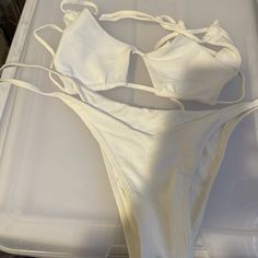 White, Never Worn Frankies Bikini. Willow Frankies Top, Matching White String Bottom White String Swimwear For Summer, White String Swimwear For Pool, White Strappy Swimwear For Pool, White Underwire Swimwear For Beachwear, White Underwire Swimwear For Beach, White Fitted String Swimwear, White Underwire Swimwear, White Strappy Swimwear For Beach Season, White Strappy Swimwear For Beach Party