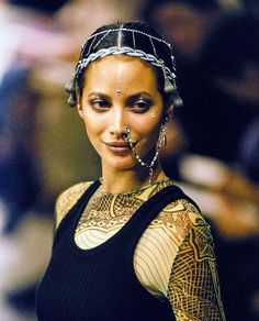 Ethno Style, 90s Supermodels, Couture Mode, Christy Turlington, Instagram Models, Hair Art, 2000s Fashion