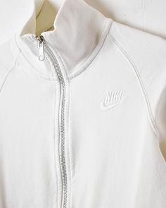 Label size Small Women's Recommended size Small Women's How it fits Snug Pit to pit 18″ Shoulder to bottom 22″ Flaws See products images Quality Great Material Cotton Era 00s Colour White Skater Aesthetic, Tracksuit Tops, White Nike, Rugby Shirt, Short Shirts, Vintage Nike, All Brands, White Nikes, Hooded Jacket