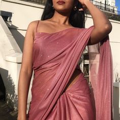 Saree Styles Simple, Farewell Sarees Colleges Chiffon, Pink Saree For Farewell, Pink Saree Aesthetic, Indian Sari Dress Aesthetic, Simple Sari, Pink Sari Aesthetic, Saree Pastel, Glitter Saree