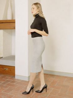 Midi Skirt Casual, Suede Pencil Skirt, Business Skirt, Grey Pencil Skirt, Leather Pencil Skirt, Womens Pencil Skirts, Leather Outfit, Gray Skirt, Leather Jackets Women