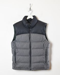 Label size Medium Recommended size Medium How it fits Regular Pit to pit 23″ Shoulder to bottom 28″ Flaws Photos show marks if any Material Nylon Era 10s+ Colour Grey Northface Gilet, Face Down, Label Sizes, North Face, The North Face, Gray Color, Size Medium, Grey